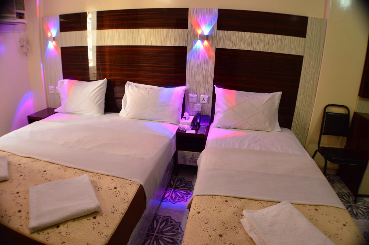 Tehran Hotel Дубай Екстериор снимка