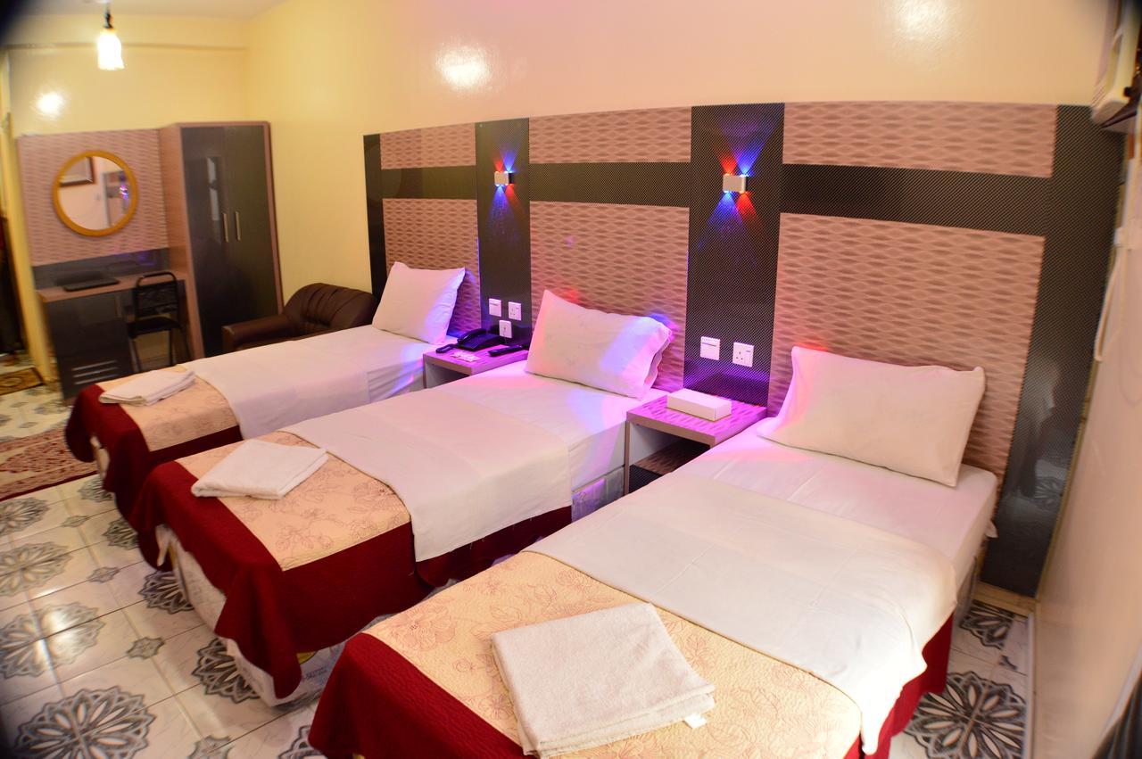 Tehran Hotel Дубай Екстериор снимка